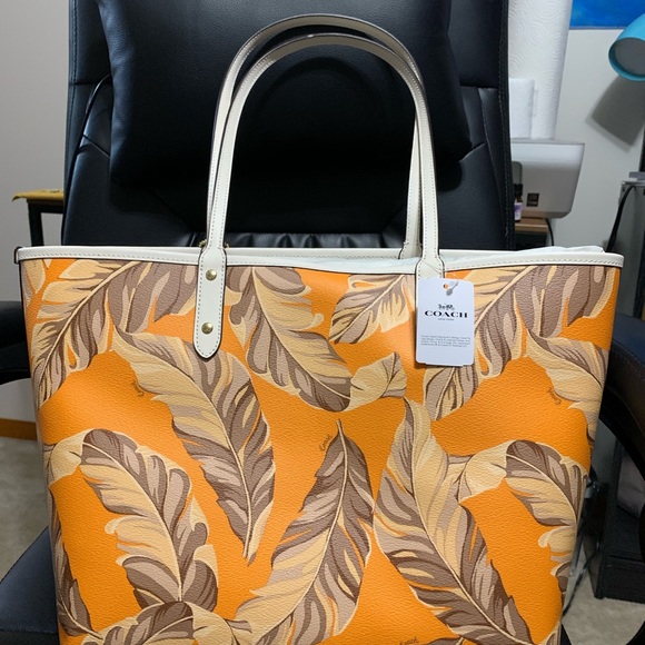 coach banana leaf tote